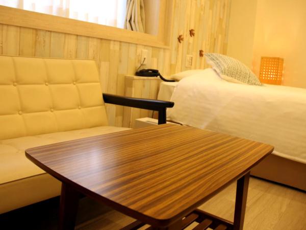 Hotel 3 O'Clock Tennoji : photo 1 de la chambre chambre simple avec salle de bains privative