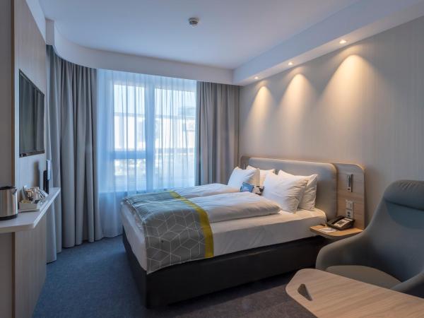 Holiday Inn Express - Luzern - Kriens, an IHG Hotel : photo 5 de la chambre chambre standard lit queen-size