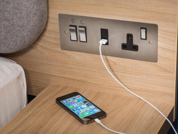 Holiday Inn Express - Luzern - Kriens, an IHG Hotel : photo 4 de la chambre chambre standard lit queen-size