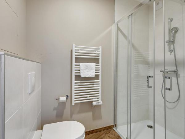 All Suites Bordeaux Marne - Gare Saint-Jean : photo 5 de la chambre  studio confort (lit double)