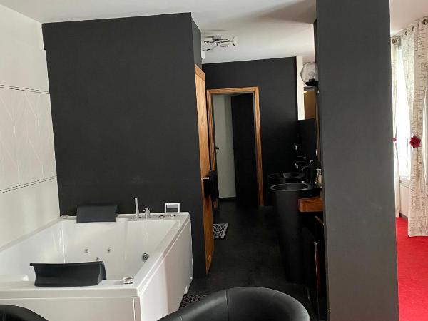 Salon Boyer : photo 9 de la chambre suite avec jacuzzi