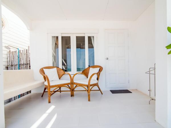 Baan KangMung Hua Hin On The Beach : photo 6 de la chambre suite avec 1 chambre face à la plage

