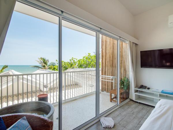 Baan KangMung Hua Hin On The Beach : photo 9 de la chambre chambre lit king-size - vue sur mer