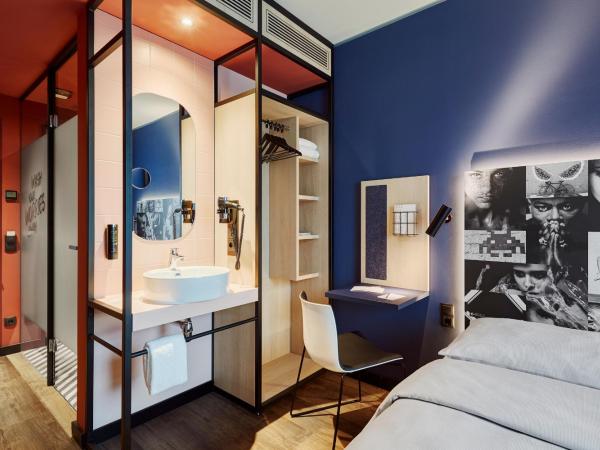 LÉGÈRE EXPRESS Leipzig : photo 3 de la chambre chambre lit queen-size