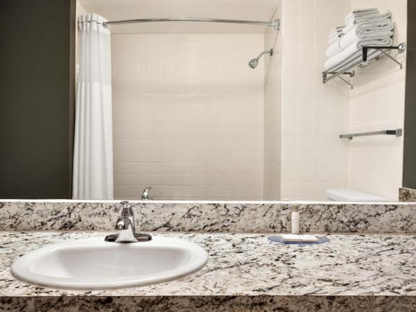 Travelodge by Wyndham Quebec City Hotel & Convention Centre : photo 5 de la chambre chambre signature avec 2 lits doubles - non-fumeurs