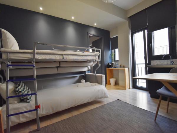 Be My Guest Athens : photo 4 de la chambre suite