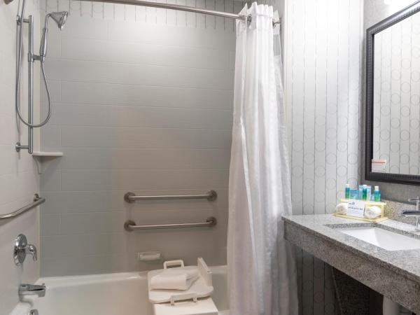 Holiday Inn Express & Suites Columbus - Polaris Parkway / COLUMBUS, an IHG Hotel : photo 1 de la chambre suite lit king-size accessible aux personnes à mobilité réduite - non-fumeurs