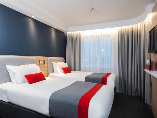 Holiday Inn Express Edinburgh - Leith Waterfront, an IHG Hotel : photo 3 de la chambre chambre lits jumeaux