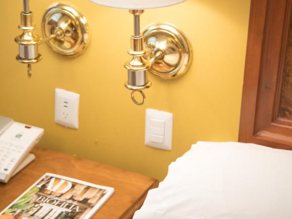 Country Plaza : photo 3 de la chambre chambre lit king-size