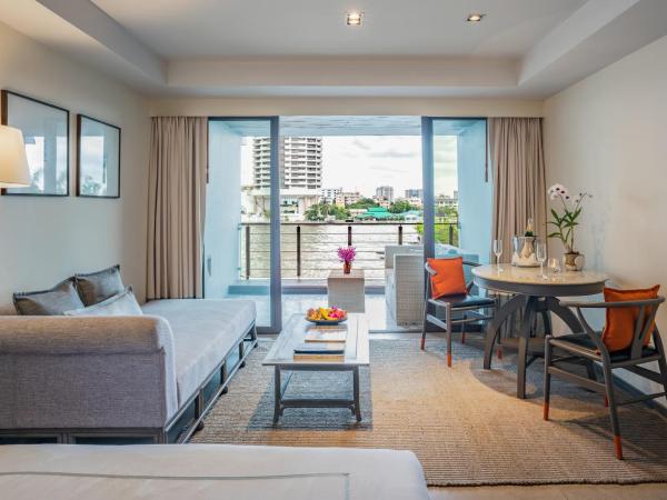 Riva Surya Bangkok - SHA Extra Plus : photo 6 de la chambre chambre riva premium avec balcon-vue sur fleuve