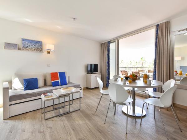 Résidence Pierre & Vacances Premium Port Prestige : photo 3 de la chambre appartement 1 chambre avec alcôve, climatisation et terrasse (6 personnes)