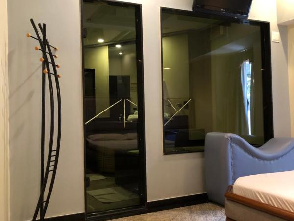 Hotel Sheik (Adults Only) : photo 8 de la chambre suite avec baignoire spa (2 adultes)