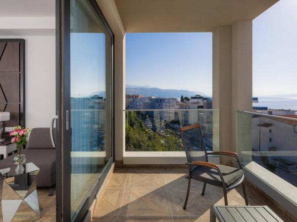 Ellure Luxury Suites : photo 5 de la chambre chambre adria lit king-size - vue sur mer