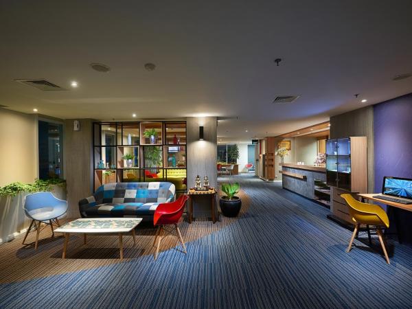 Deka Hotel Surabaya HR Muhammad : photo 5 de la chambre bunk bed for 3 adults