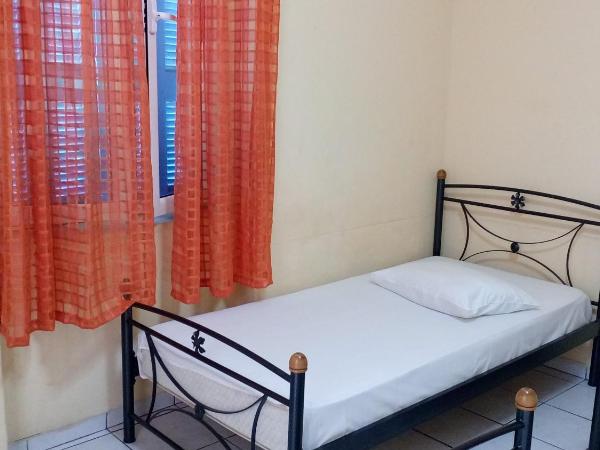 SAN REMO HOSTEL : photo 1 de la chambre chambre triple basique