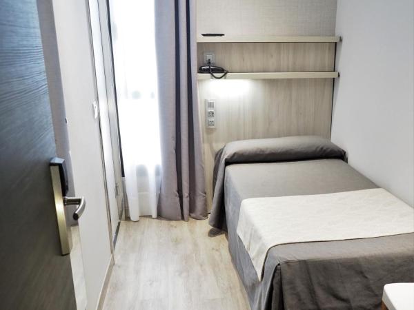 Hostal Benidorm : photo 1 de la chambre chambre simple