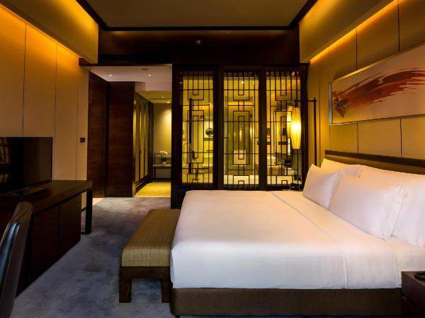 Crowne Plaza Chongqing New North Zone, an IHG Hotel : photo 4 de la chambre suite 1 chambre lit king-size