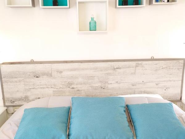 B&B Olbia : photo 5 de la chambre chambre double avec salle de bains privative