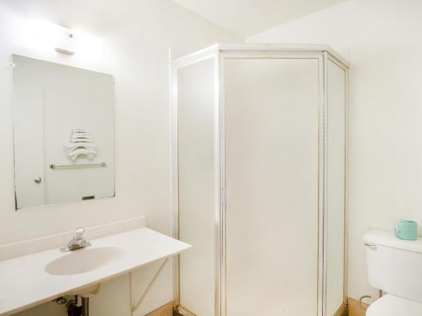 Budgetlodge : photo 10 de la chambre chambre lit queen-size