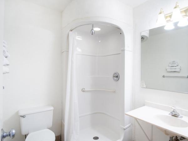 Budgetlodge : photo 10 de la chambre chambre lit king-size - fumeurs