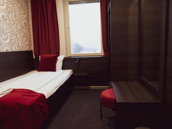 Liljeholmens Stadshotell : photo 6 de la chambre chambre simple Économique avec salle de bains commune