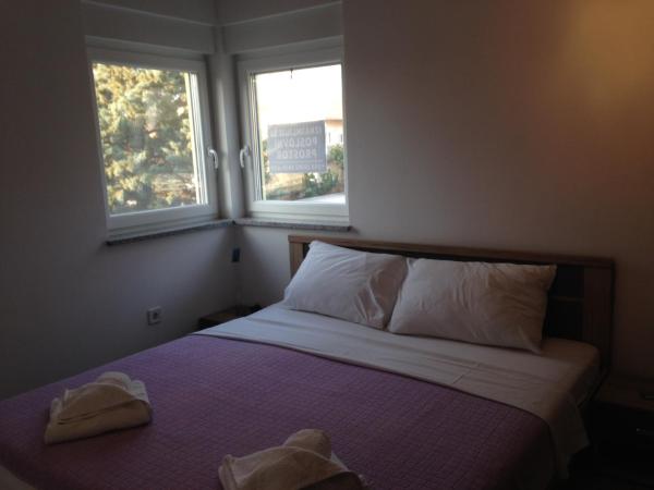 Guesthouse Bencun Medulin : photo 7 de la chambre chambre lit king-size - vue sur mer