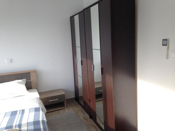 Guesthouse Bencun Medulin : photo 6 de la chambre chambre lit king-size avec balcon