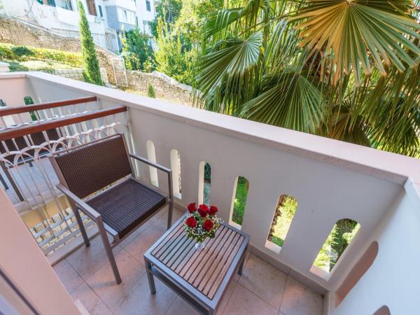 Hotel Lapad : photo 9 de la chambre chambre double ou lits jumeaux classique avec balcon