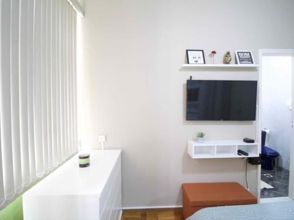 LGBT Friendly - Quarto em Ipanema Posto 9 - Casa de Vitor e Carlos : photo 3 de la chambre chambre lit queen-size 