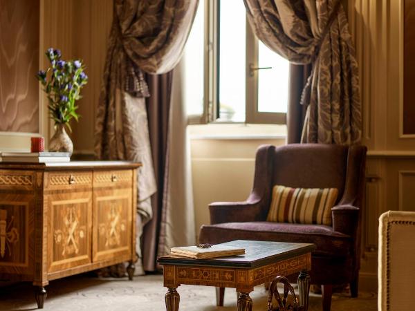 Hotel Principe Di Savoia - Dorchester Collection : photo 4 de la chambre suite ambassadeur