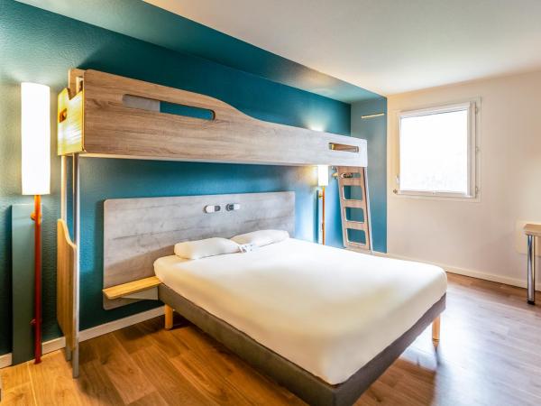 ibis budget Pertuis Portes du Luberon : photo 3 de la chambre chambre triple (3 adultes ou 2 adultes + 1 enfant)