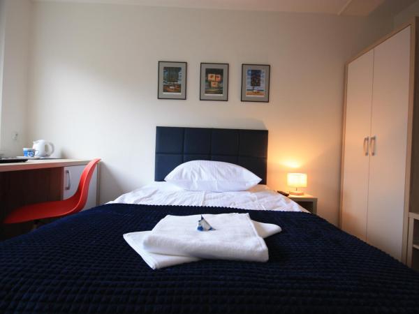 Studencki Dom Marynarza Pasat : photo 9 de la chambre chambre simple avec salle de bains commune