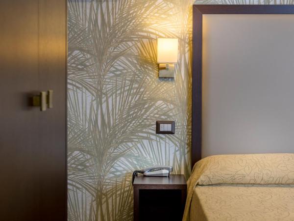 Hotel Astor : photo 6 de la chambre chambre triple standard - vue sur mer