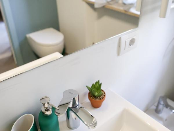 Bed and Bike Verona : photo 4 de la chambre chambre double ou lits jumeaux deluxe – vue sur jardin