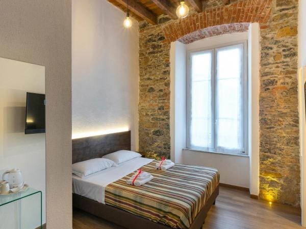 Affittacamere Superior del Golfo e delle 5 Terre : photo 9 de la chambre chambre double ou lits jumeaux deluxe - vue sur ville