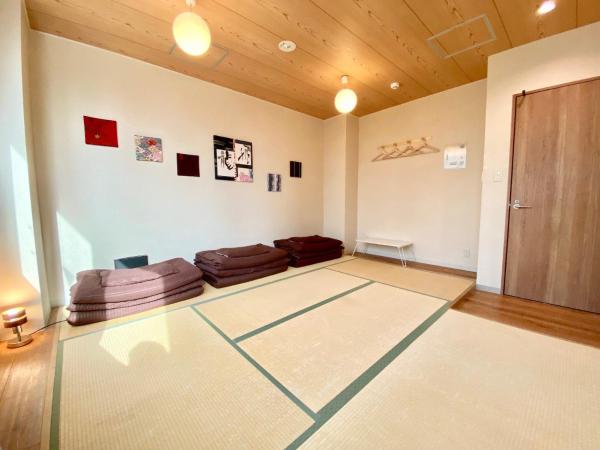 Osaka Guesthouse Nest : photo 3 de la chambre chambre familiale de style japonais (4 adultes)