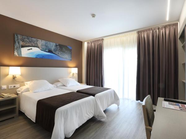 Helios Benidorm : photo 1 de la chambre chambre lits jumeaux pour personnes à mobilité réduite