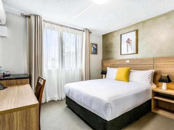 Quality Inn Sunshine Haberfield : photo 4 de la chambre chambre lit queen-size - non-fumeurs