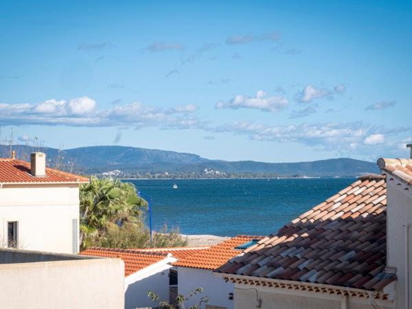 Hôtel La Reine Jane : photo 1 de la chambre chambre double - côté pinède - 2ème Étage