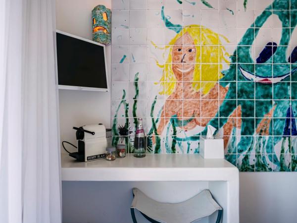 Hôtel La Reine Jane : photo 2 de la chambre chambre double - côté pinède - 2ème Étage