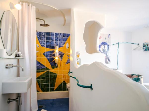 Hôtel La Reine Jane : photo 4 de la chambre chambre double - côté pinède - 2ème Étage