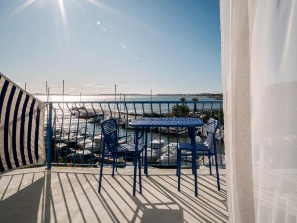 Hôtel La Reine Jane : photo 4 de la chambre chambre double avec terrasse - vue sur mer - deuxième Étage