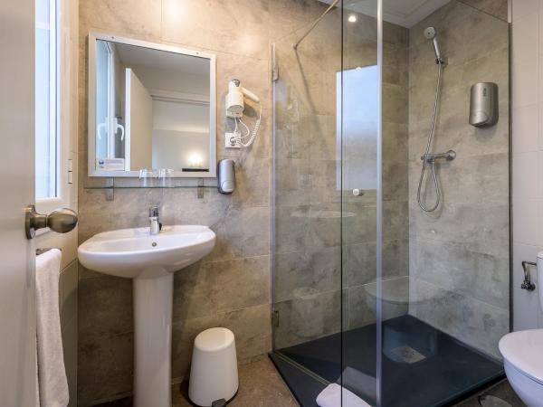 NeoMagna Madrid : photo 4 de la chambre chambre double ou lits jumeaux standard