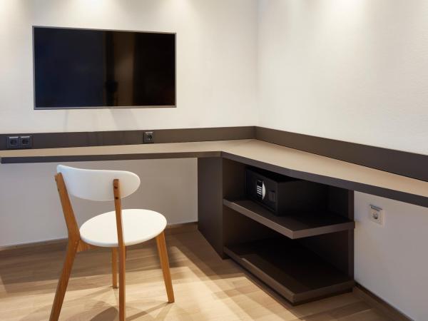 Hotel im LESKANPark : photo 4 de la chambre chambre lits jumeaux