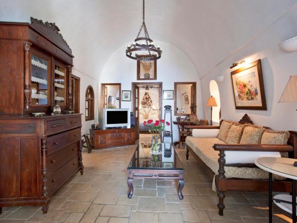 Alexander's Suites : photo 5 de la chambre grande suite avec bain à remous - vue sur caldeira