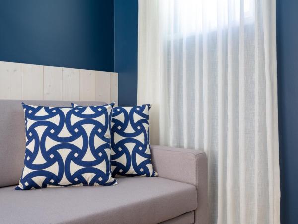 AP Adriana Beach Resort : photo 4 de la chambre grande chambre supérieure