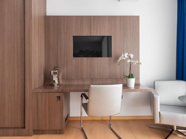 Eurostars Blue Coruña : photo 8 de la chambre chambre double ou lits jumeaux - vue extérieure