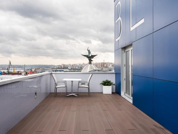 Eurostars Blue Coruña : photo 3 de la chambre suite junior avec terrasse