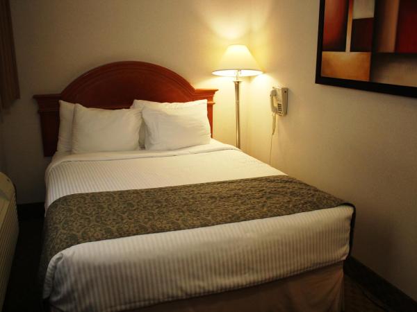 Ramada by Wyndham Edmonton South : photo 3 de la chambre suite studio - non-fumeurs