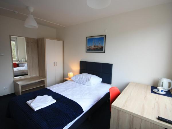 Studencki Dom Marynarza Pasat : photo 3 de la chambre chambre simple avec salle de bains commune